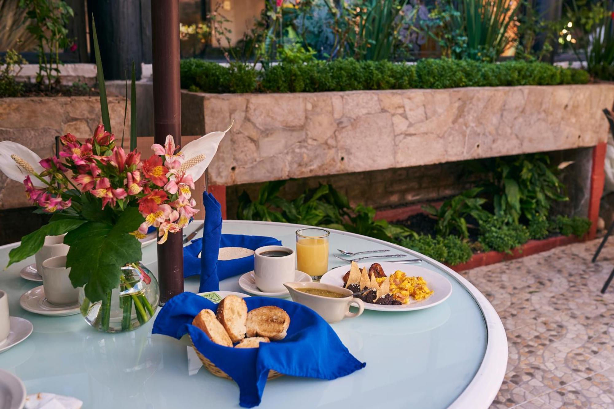 Hotel Palacio De Moctezuma San Cristóbal de Las Casas Екстериор снимка